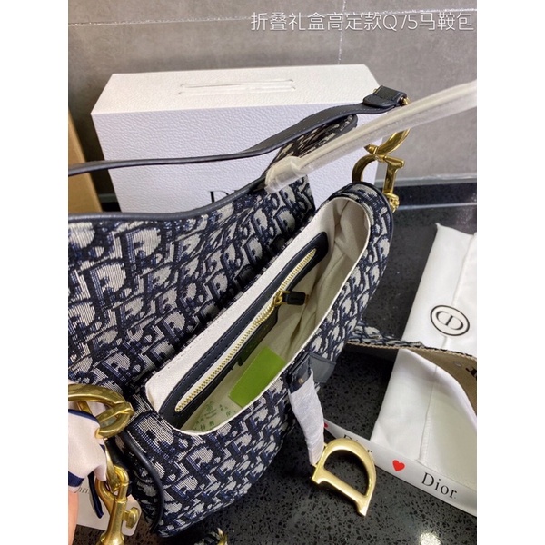 Túi xách diỏr Yên Ngựa hàng thêu sz 20 và 25 order trung