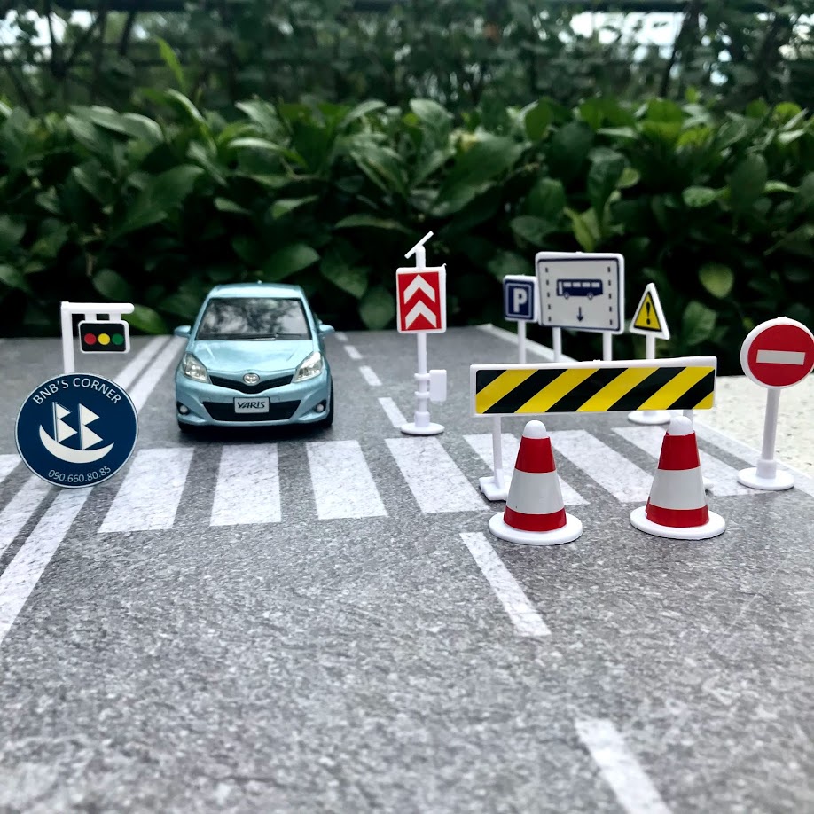 Bộ biển báo giao thông 9 chi tiết phối cảnh trưng bày xe mô hình