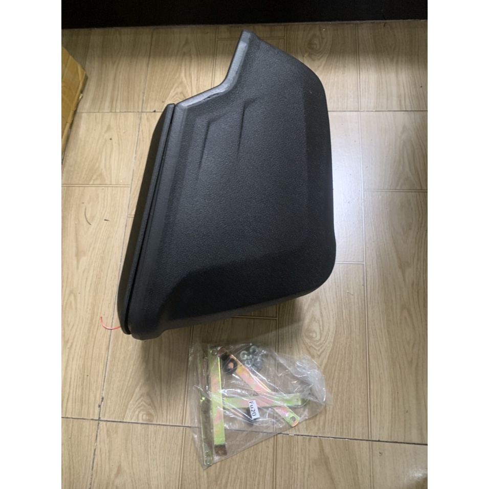 Thùng giữa xe FUTURE 125cc đời pha đèn led kiểu givi