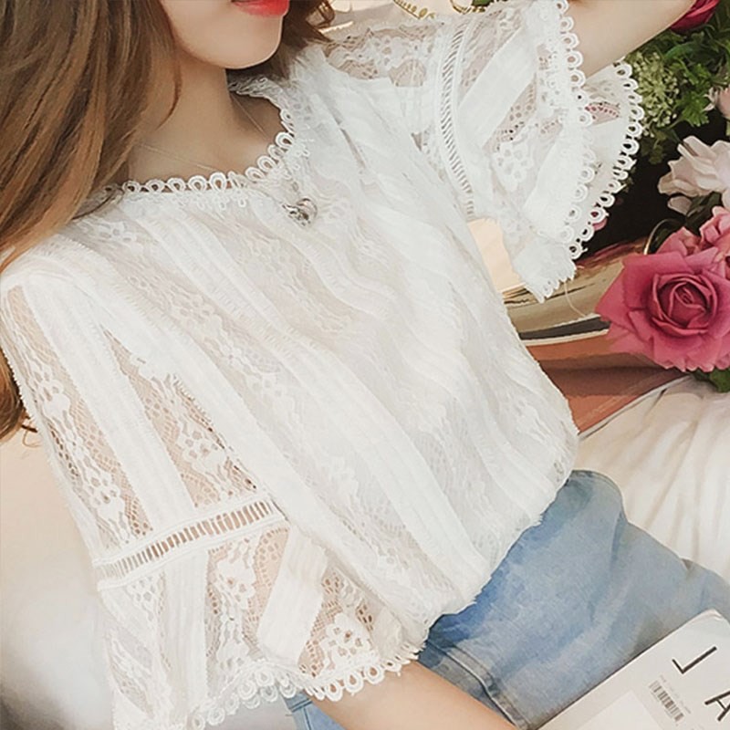 Áo kiểu tay ngắn phối ren hoa thiết kế dáng rộng thời trang công sở phong cách Hàn Quốc | BigBuy360 - bigbuy360.vn