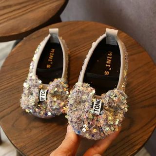 Giày bé gái phủ kim sa lấp lánh