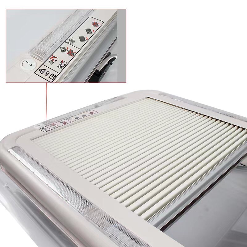 RV Mobile Home . Độ cửa sổ trời 50 x 70 cm trên lóc xe lấy gió trời thông thoáng xe Chuyên dụng cho xe Mobile Home