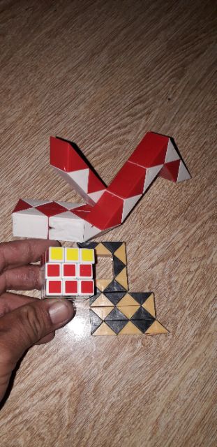 Sét 3 cục rubik gồm 3 loại khác nhau như hình