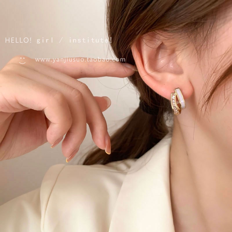 Đôi khuyên tai nữ hình vỏ sò sang trọng
