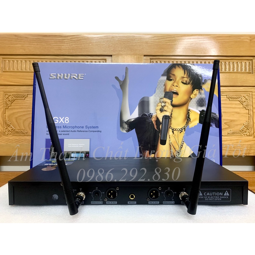 Micro Không Dây UGX 8 Chuyên Karaoke Phòng Hát,Sự Kiện,Chất Âm Thanh Thoát,Mềm Mại,Hát Nhẹ Hơi Hút Giọng Tốt.Hàng 1