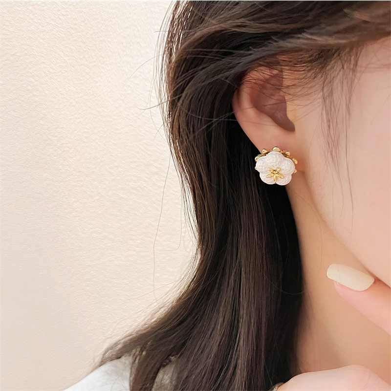 Khuyên tai kẹp không bấm lỗ chốt cố định K088 bằng hợp kim mạ vàng hình bông hoa bigsize dáng ngắn Leous Accessories