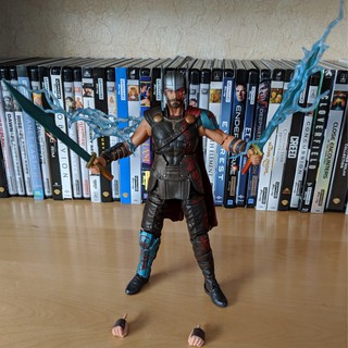 Mô hình Gladiator Thor của Marvel Select