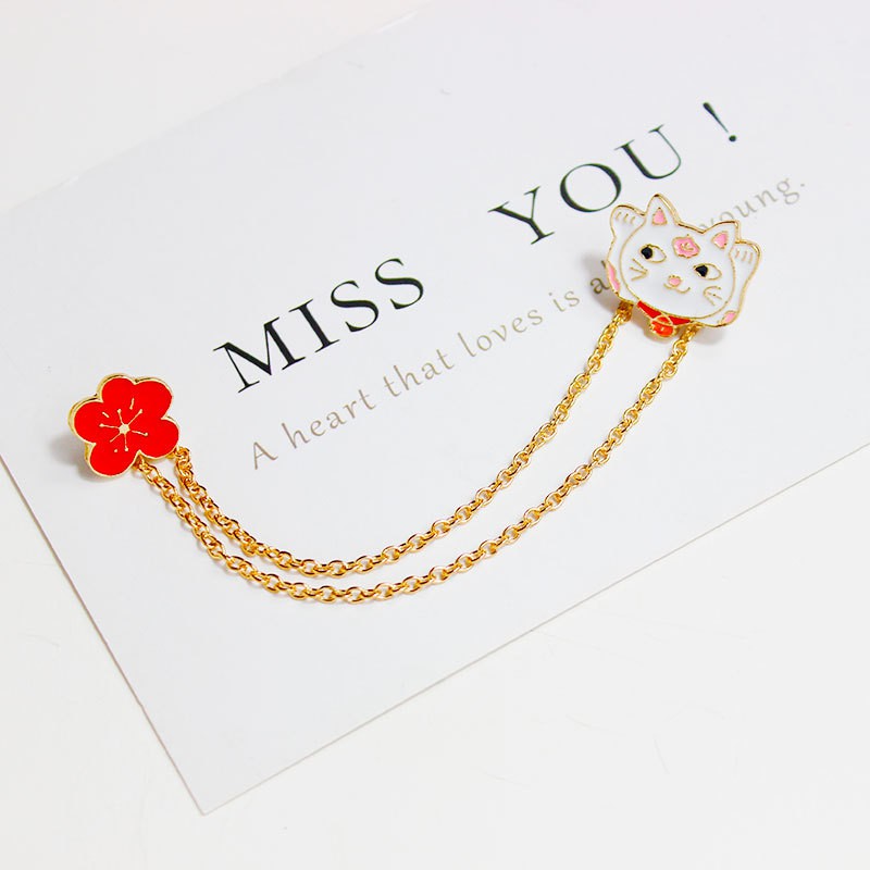 Ghim cài mèo thần tài kèm hoa dễ thương trang trí quần áo, ba lô, mũ, khăn...