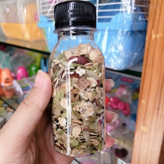 Thức ăn cho hamster baby
