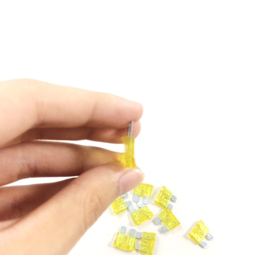 Bộ 10 cái cầu chì dùng trong xe Oto và Xe máy cỡ size M dài 19x18mm (Loại 20A) Greennetworks