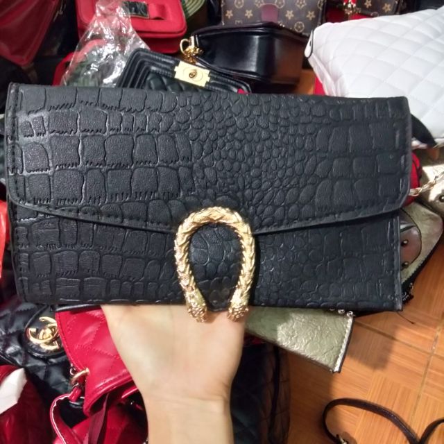 Ví đầu rồng