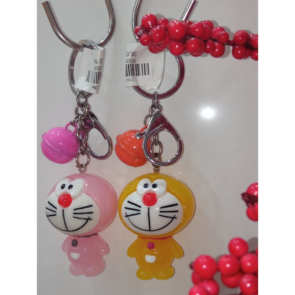 Móc khóa hình Doraemon có đèn nhấp nháy