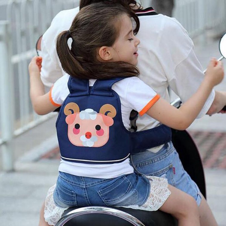Địu xe máy - đai đỡ trẻ em đi xe máy