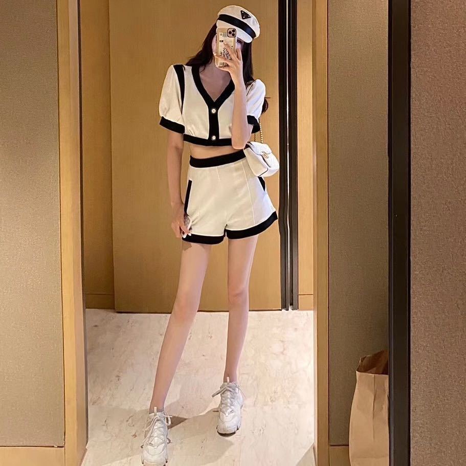 Spot summer New Elegant sexy V-neck short sleeve color matching navel top high waist shorts Chanel style socialite suit women's summer skirt