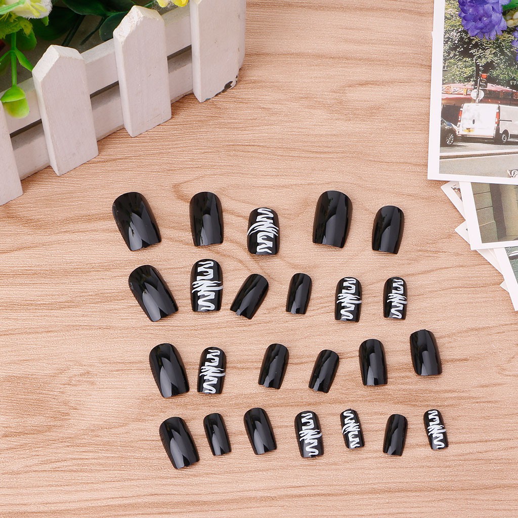 Set 24 Móng Tay Giả Họa Tiết Thời Trang