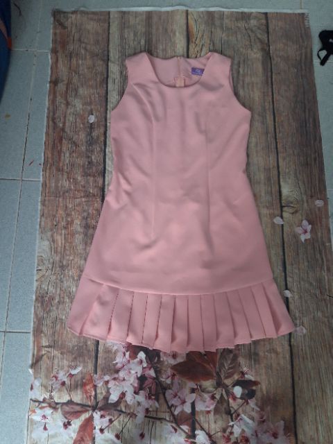 Đầm suông xếp li