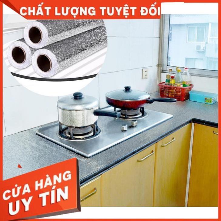 Cuộn giấy bạc dán bếp cách nhiệt, miếng decal dán tường nhà bếp chống thấm bền đẹp