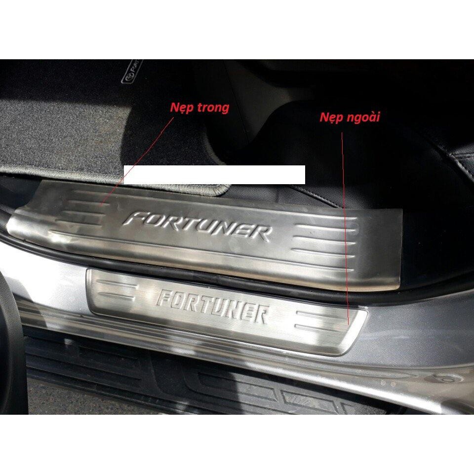 NẸP BƯỚC CHÂN TRONG NGOÀI INOX-TOYOTA FORTUNER 2017-2020
