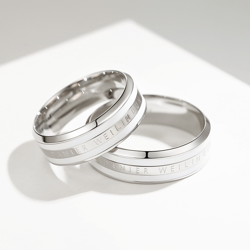 Nhẫn cặp đôi nam nữ DW khắc tên tình yêu theo yêu cầu