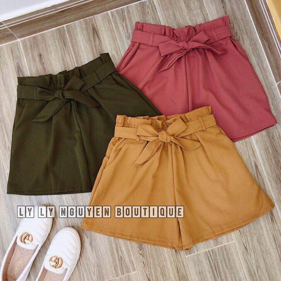 Quần short ống rộng kaki có nơ đen