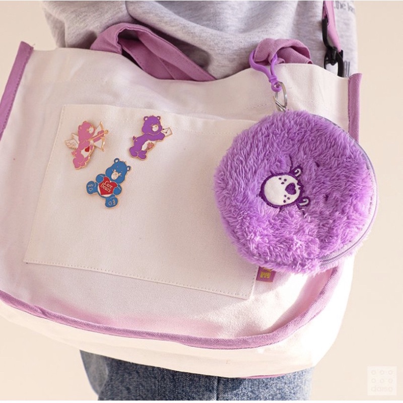 VÍ TRÒN ĐỰNG THẺ CÓ MÓC KHOÁ GẤU CARE BEARS - DAISO HÀN QUỐC