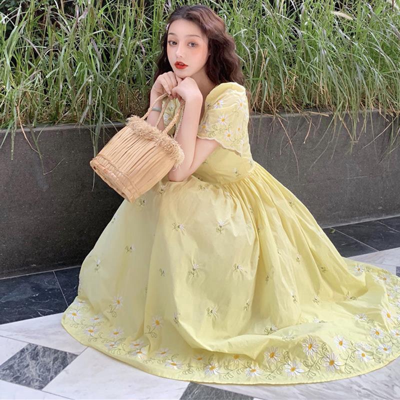 Đầm Maxi Tay Ngắn Cổ Vuông Hoạ Tiết Hoa Nữ Tính