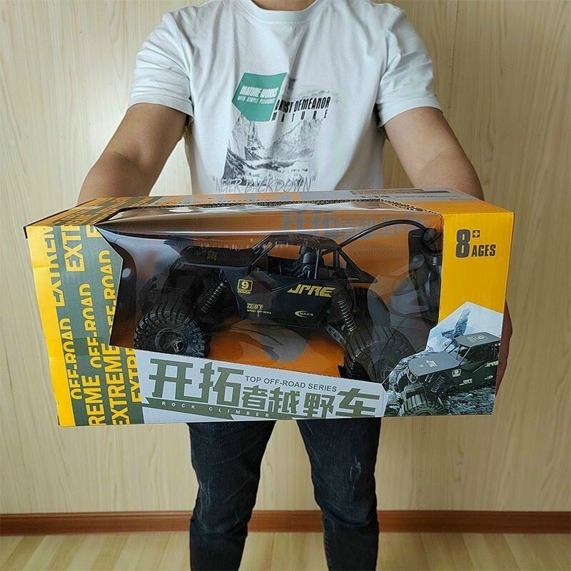 Ô tô địa hình có điều khiển cho bé