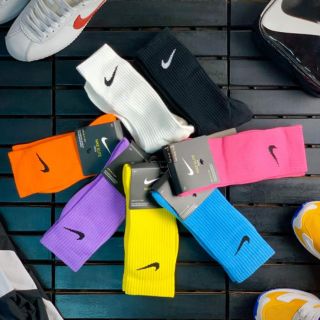 Tất Nike cổ cao màu trơn