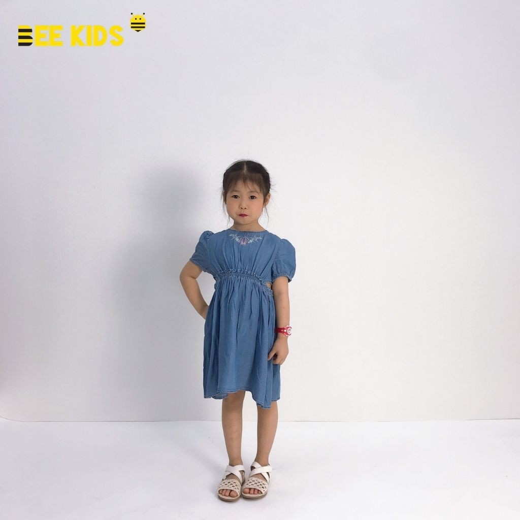 Váy Bò Cho Bé Gái Bee Kids Dáng Xòe Thêu Ngực Khoét Eo Cho Bé Gái (2 - 6 Tuổi) 7DJ01623CT
