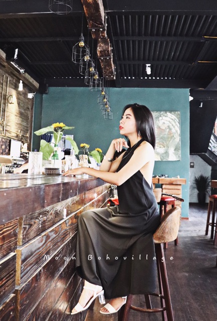 Váy maxi hở lưng