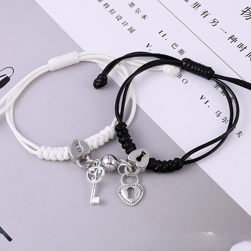 Vòng Tay Đính Cỏ Ba Lá May Mắn Hít Nam Châm Thời Trang Có Thể Điều Chỉnh Cho Cặp Đôi / Bạn