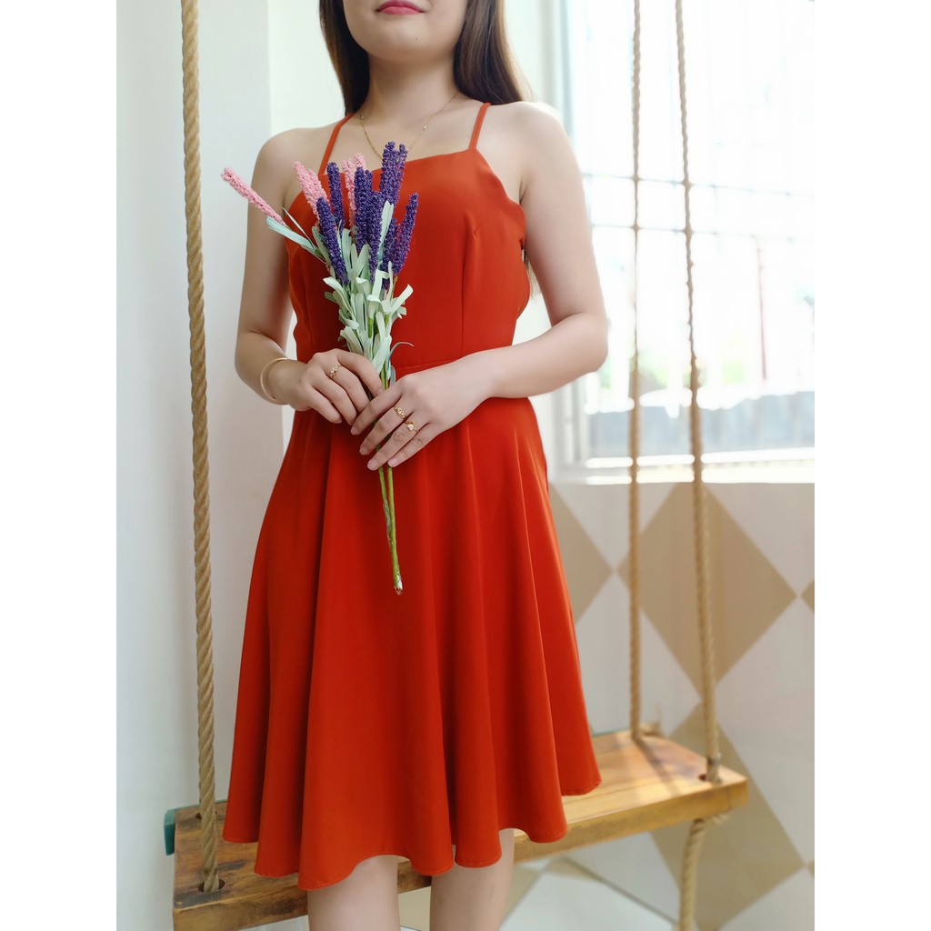 Đầm maxi đan dây hở lưng kèm anh thật