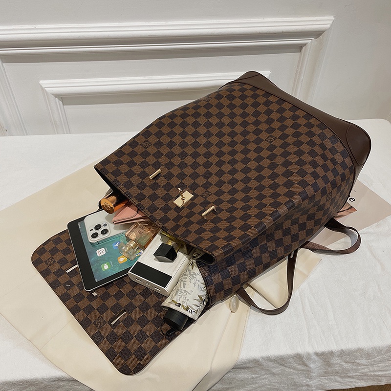 Balo thể thao Louis Vuitton thiết kế thời trang dành cho nữ