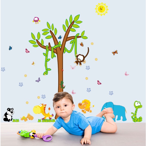 Decal trang trí tường - Cây lá mỏng cùng thú vui chơi cho bé