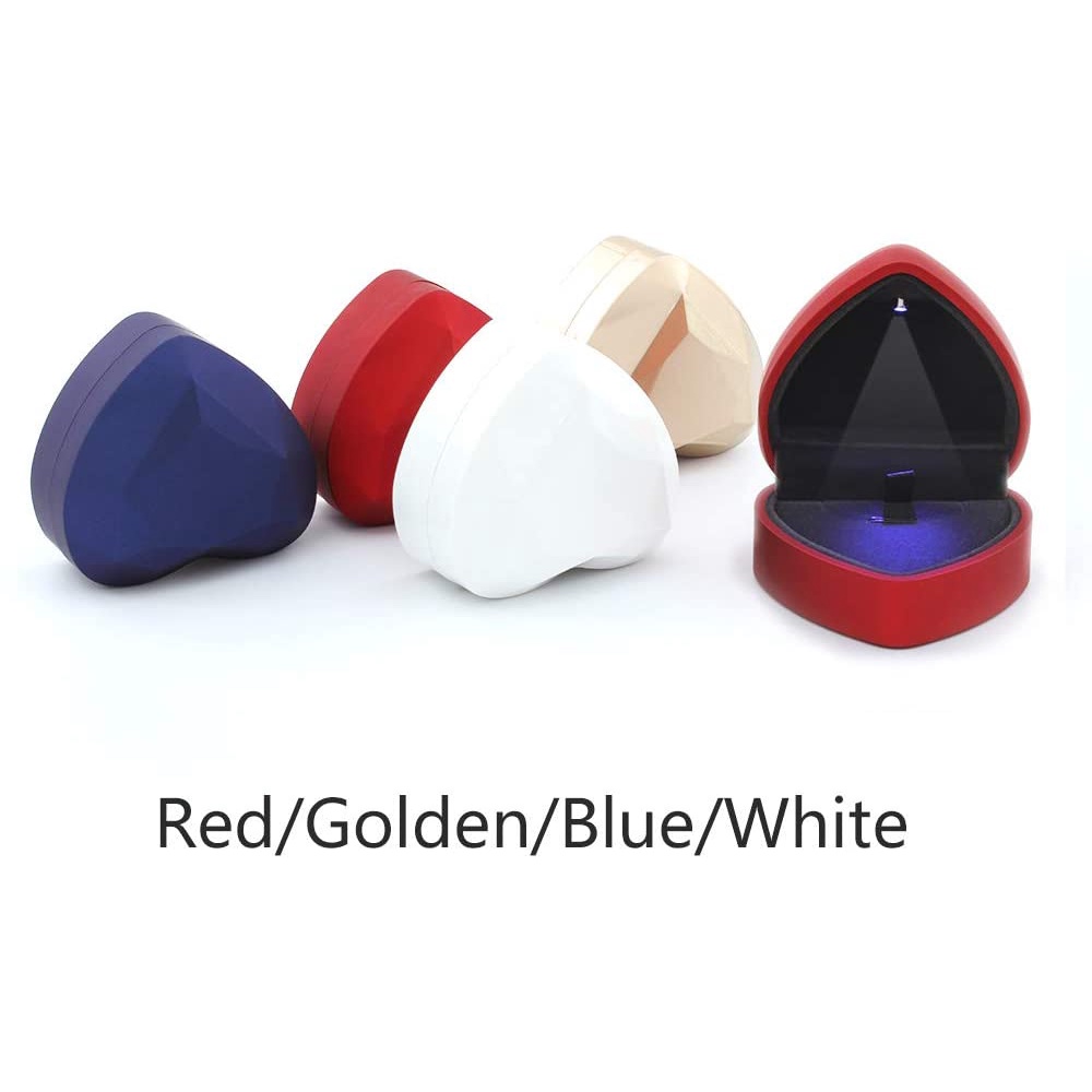 Giá Đỡ Trang Sức Hình Trái Tim Có Đèn LED Độc Đáo
