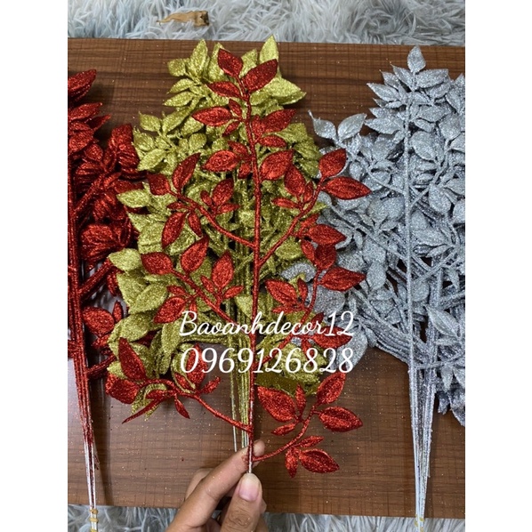 Cành lá Táo Kim Tuyến trang trí tháp nước , giỏ quà, trang trí oản tài Lộc. decor siêu sang