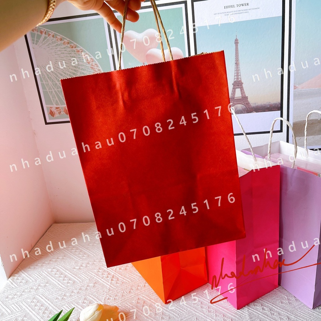 Túi xách giấy kraft màu sắc đựng hộp quà sang trọng nhã nhặn size 21x27x11cm