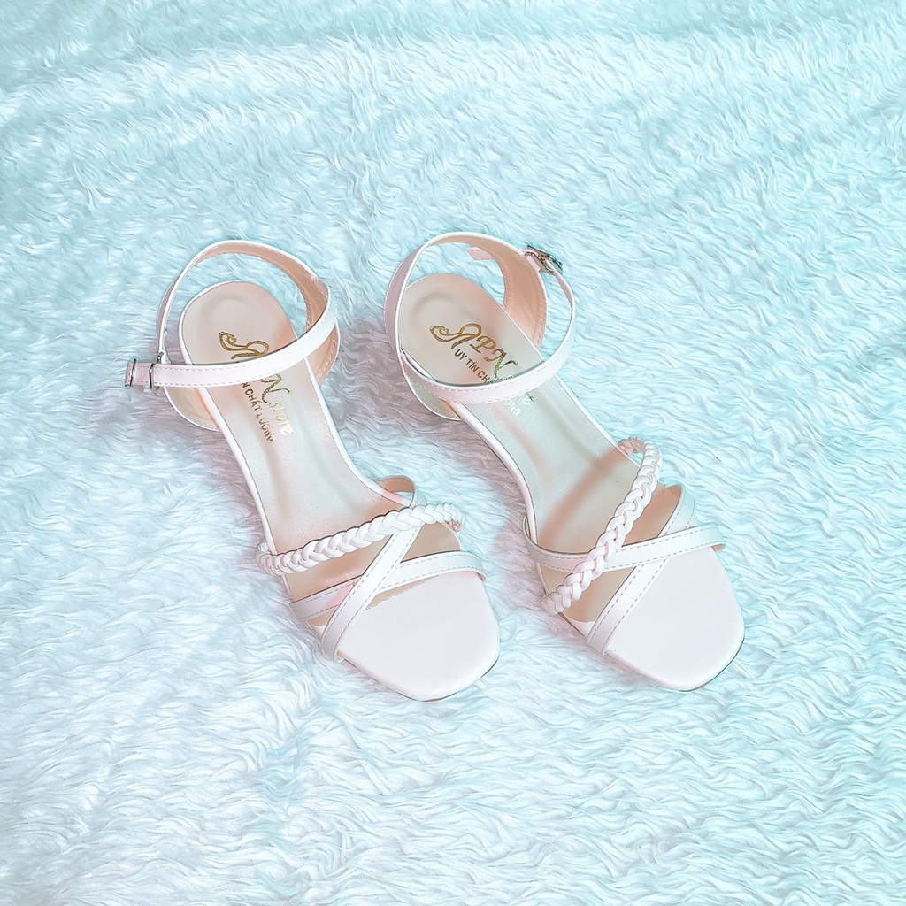 Giày sandal cao gót vuông 5p quai mảnh chéo kết bính