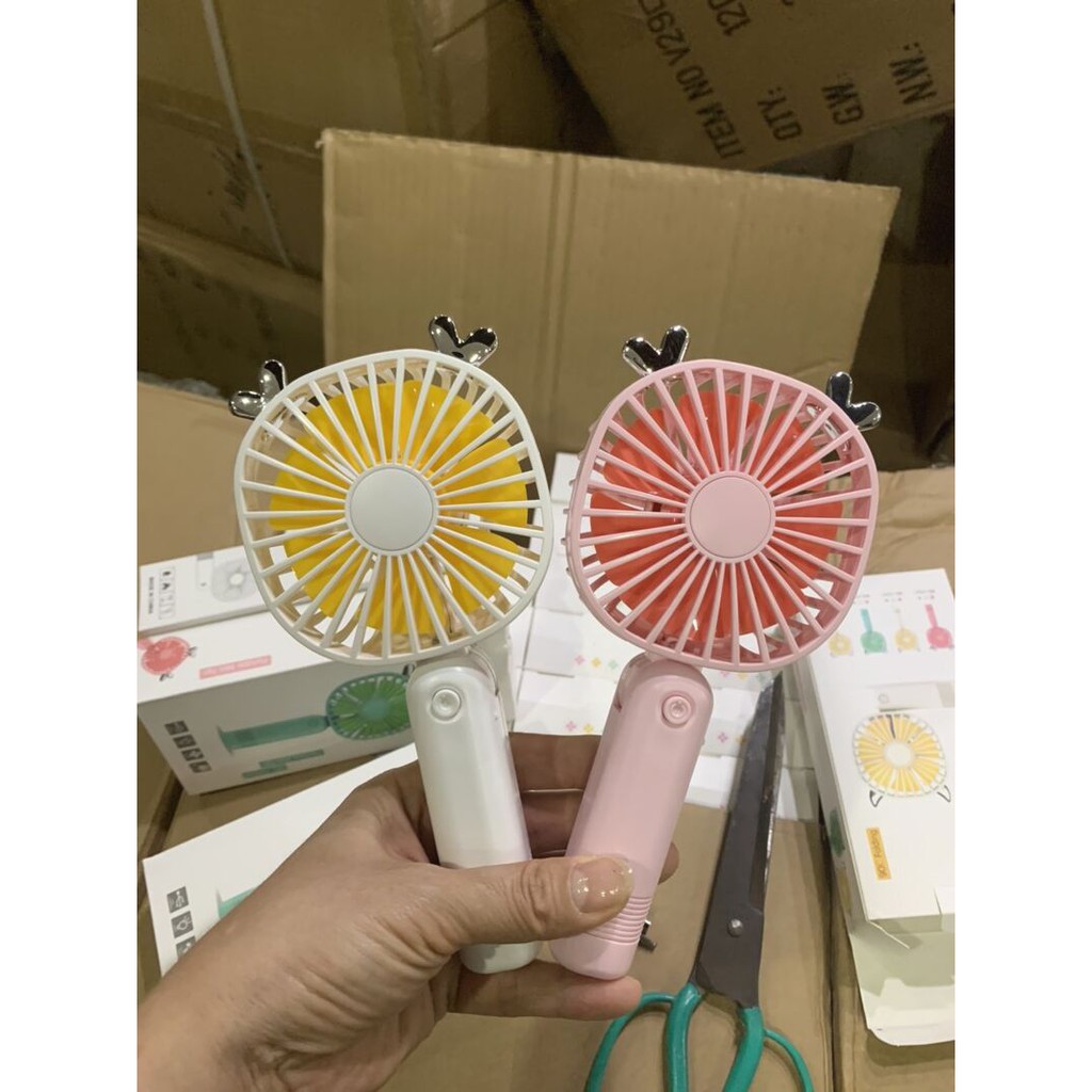 Quạt sạc mini tích hợp đèn LED V32 - Giao màu ngẫu nhiên