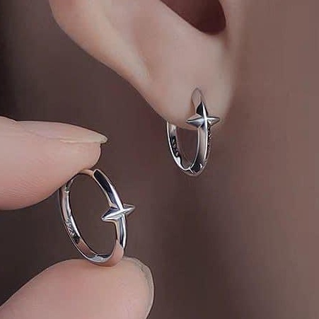 1 CHIẾC KHUYÊN TAI BẠC CÁ TÍNH