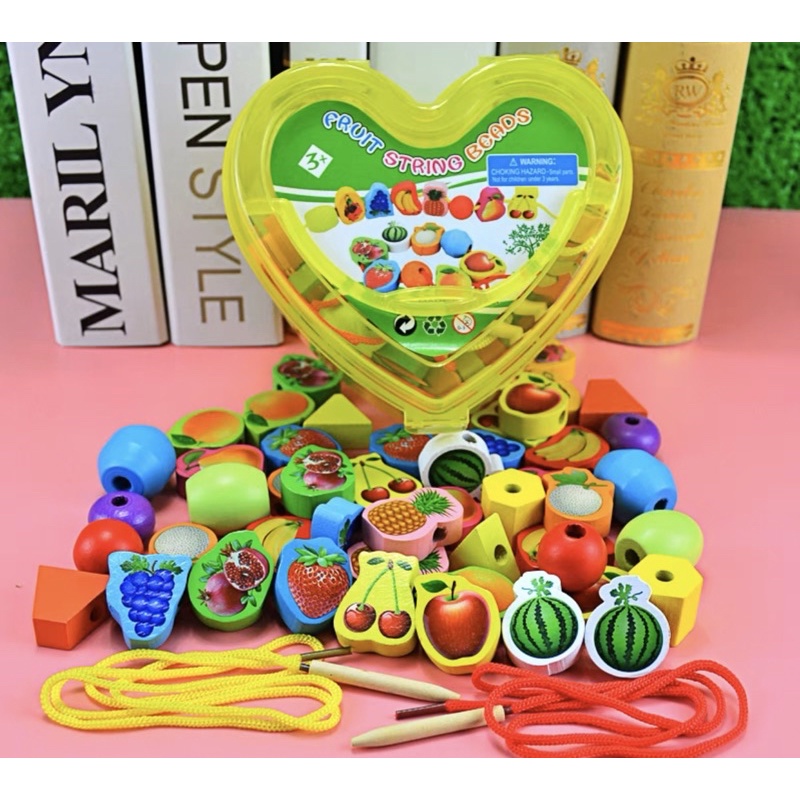 Đồ chơi xâu hạt gỗ hộp trái tim - 50 chi tiết và 2 dây xâu - chọn chủ đề cho bé