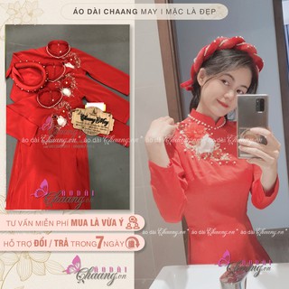 Áo dài truyền thống màu đỏ tươi đính ren kèm quần