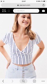Áo vạt chéo croptop Pacsun
