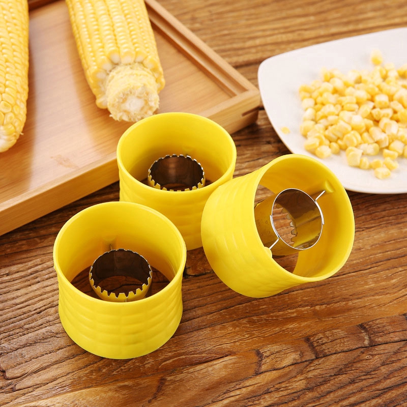 Dụng cụ tách hạt bắp đơn giản tiện lợi