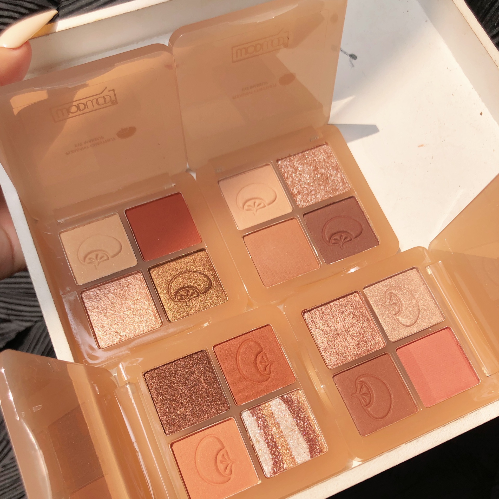 (Hàng Mới Về) Bảng Phấn Mắt Lung Linh Xinh Xắn Dành Cho Nữ | BigBuy360 - bigbuy360.vn