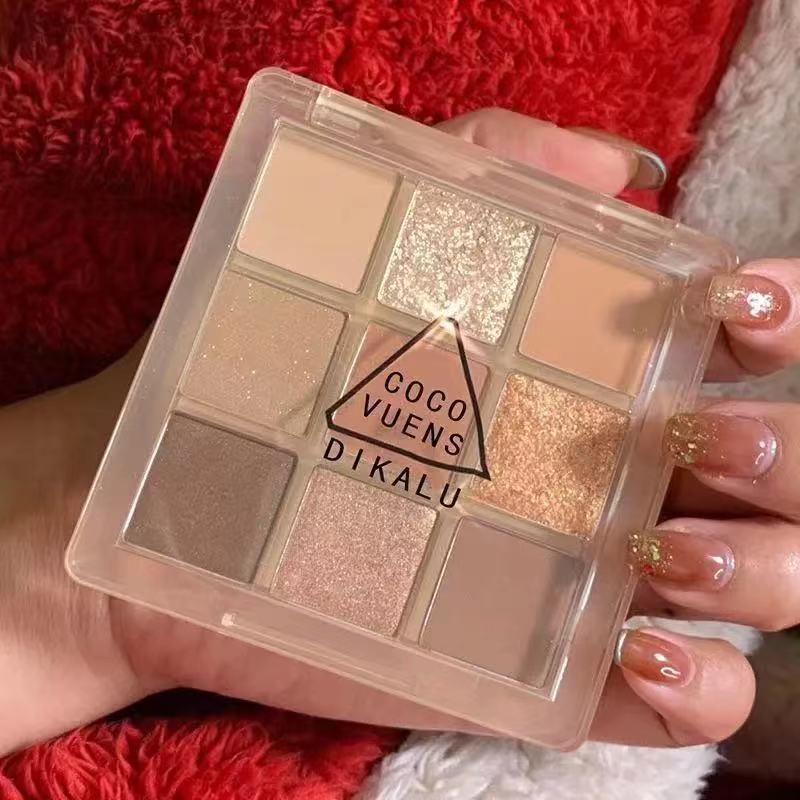 [Hàng mới về] Bảng Phấn Mắt Màu Lì Và Ánh Nhũ Lấp Lánh Trong Suốt Thời Trang