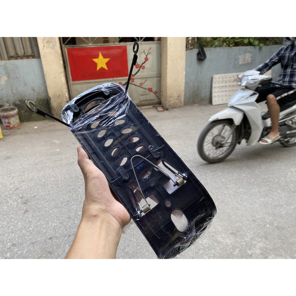 Baga nhựa wave, lượn giữa xe máy wave