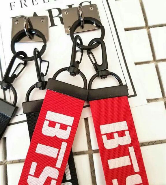 Dây móc điện thoại bts. | BigBuy360 - bigbuy360.vn