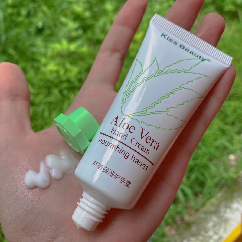 Túi kem dưỡng + son dưỡng nha đam của kissbeauty G439