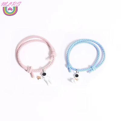 Một Cặp Vòng Tay/Vòng Tay Hình Phi Hành Gia/Phi Hành Gia Sáng Tạo Có Thể Điều Chỉnh Làm Quà Tặng Tình Bạn Cho Cặp Đôi Nam Nữ